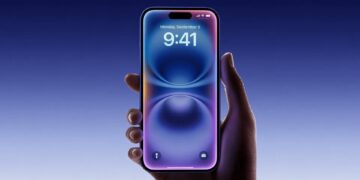 اپل در حال مذاکره با گوگل برای به‌کارگیری مدل هوش مصنوعی Gemini در نسخه جدید دستیار صوتی سیری است. این اقدام پس از گفت‌وگوهای مشابه با شرکت‌های OpenAI و Anthropic صورت می‌گیرد.