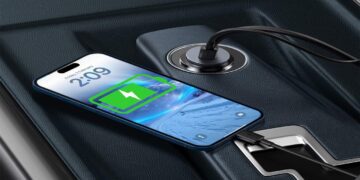 راهنمای خرید بهترین شارژر فندکی ماشین در سال ۱۴۰۴