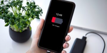 حل مشکل شارژ نشدن گوشیهای اندرویدی + راهنمای کامل عیبیابی