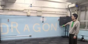 این پهپاد ژاپنی با الهام از شاهین، روی دست انسان فرود می آید