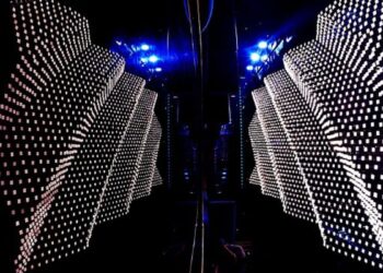 ساخت مولکولی با کاربرد دوگانه در نمایشگرهای OLED و تصویربرداری پزشکی