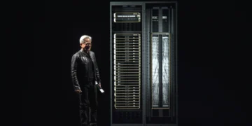 مدیرعامل انویدیا: فناوری Silicon Photonics هنوز آماده نیست، همچنان باید بر مس تکیه کنیم