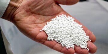 کشف و توسعه پلاستیک فوق مقاوم توسط دانشمند ایرانی