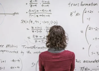 پیش‌بینی نشانه‌های کشف و حل مسئله چند دقیقه قبل از وقوع