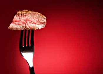 مصرف گوشت قرمز باعث التهاب روده می شود