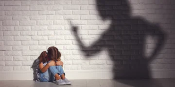 آزار کلامی در دوران کودکی خطر مشکلات روانی را در بزرگسالی افزایش می‌ دهد