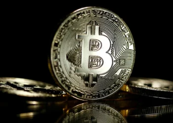 بیت‌کوین در محدوده ۱۱۰ هزار دلار بر سر دوراهی؛ اصلاح یا بازگشت؟