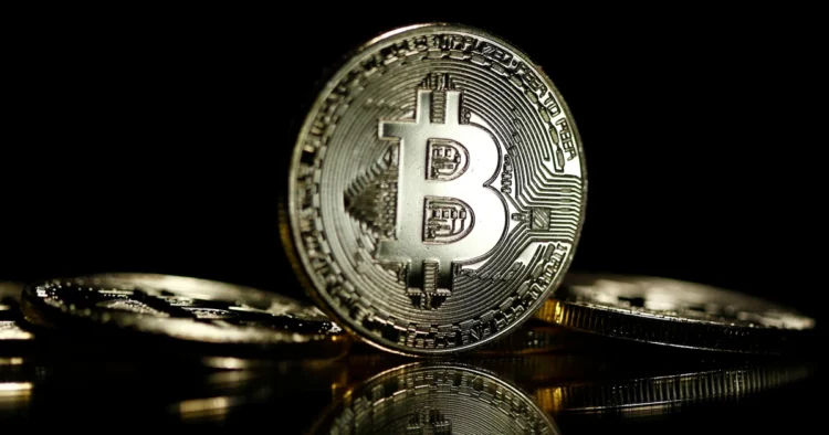 بیت‌کوین در محدوده ۱۱۰ هزار دلار بر سر دوراهی؛ اصلاح یا بازگشت؟