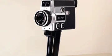 دوربین ویدیویی CS-8، تجربه فیلم‌برداری دیجیتال با طعم آنالوگ