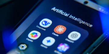 رقابت سنگین Google و Grok با چت‌بات ChatGPT