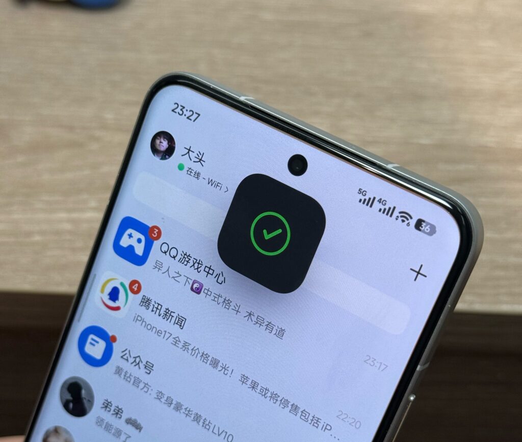 شیائومی در سیستمعامل HyperOS 3 ضمن طراحی انیمیشن بازگشایی قفل با چهره (Face ID) کاملاً مشابه آیفون، قابلیت فنی جدیدی برای اتصال به دستگاههای اپل و باز کردن قفل گوشی از طریق آنها را نیز فراهم کرده است.