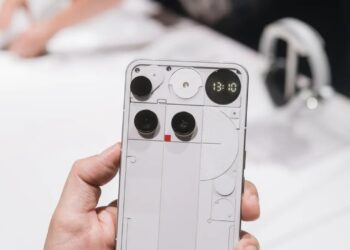 بررسی ناتینگ فون 3