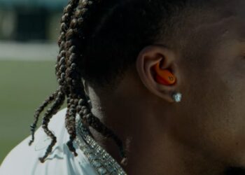 اپل با معرفی Powerbeats Fit، رقیبی قدرتمند برای هدفون‌های ورزشی عرضه می‌کند