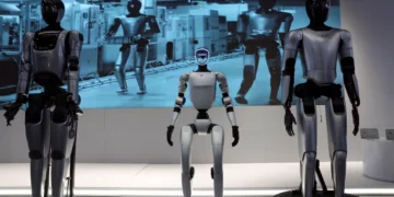 چین نخستین مرکز خرید ربات انسان‌نما در جهان را افتتاح کرد