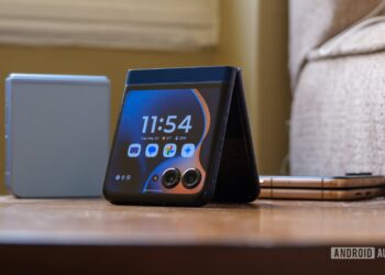 سامسونگ برای اولین بار جایگاه نخست بازار گوشی‌های تاشو را از دست داد و به رتبه سوم سقوط کرد