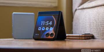 سامسونگ برای اولین بار جایگاه نخست بازار گوشی‌های تاشو را از دست داد و به رتبه سوم سقوط کرد