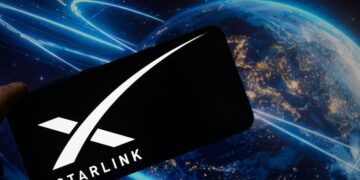 اسپیس‌ایکس با خرید ۱۷ میلیارد دلاری طیف بی‌سیم، برای جایگزینی اپراتورهای موبایل خیز برداشت