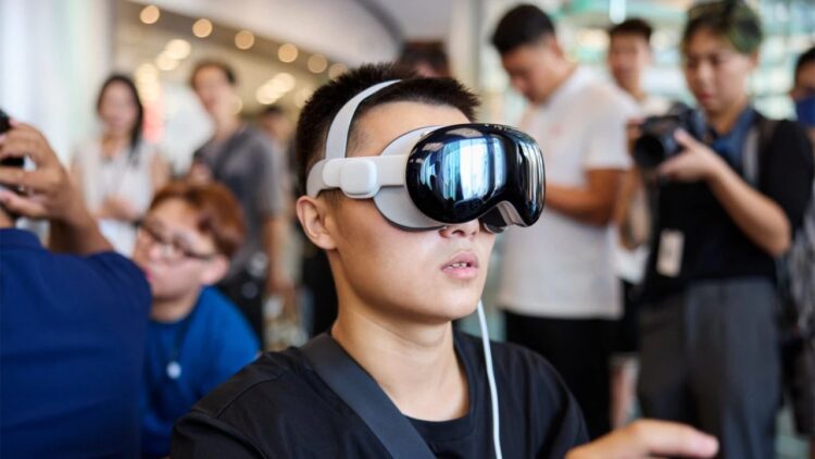 آپدیت بزرگ visionOS 26 با رابط کاربری Liquid Glass و ویجت‌های فضایی برای ویژن پرو منتشر شد