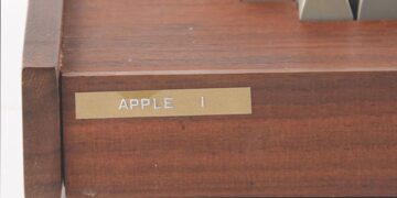 کامپیوتر کمیاب Apple-1 در حراجی نیم میلیون دلار فروخته شد
