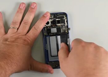 کالبدشکافی پیکسل ۱۰ تغییرات بزرگ در طراحی داخلی و سیستم باتری را نشان می‌دهد