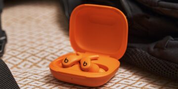 Powerbeats Fit earbuds