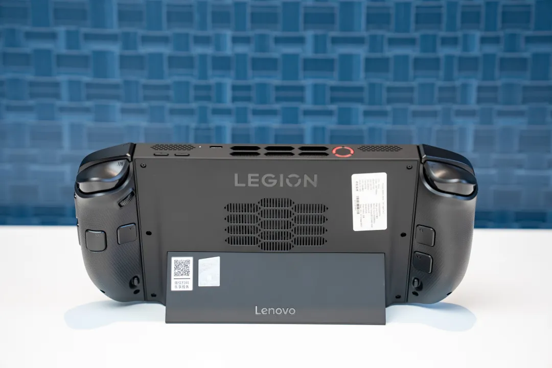 کنسول دستی Legion Go 2 لنوو