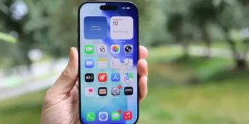 طراحی Liquid Glass در iOS 26 کاربران را دچار سرگیجه و خستگی چشم کرده است