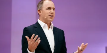 رئیس هیئت مدیره OpenAI: حباب هوش مصنوعی واقعی با چشم‌اندازی شبیه اینترنت است