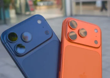 iPhone 17 charging