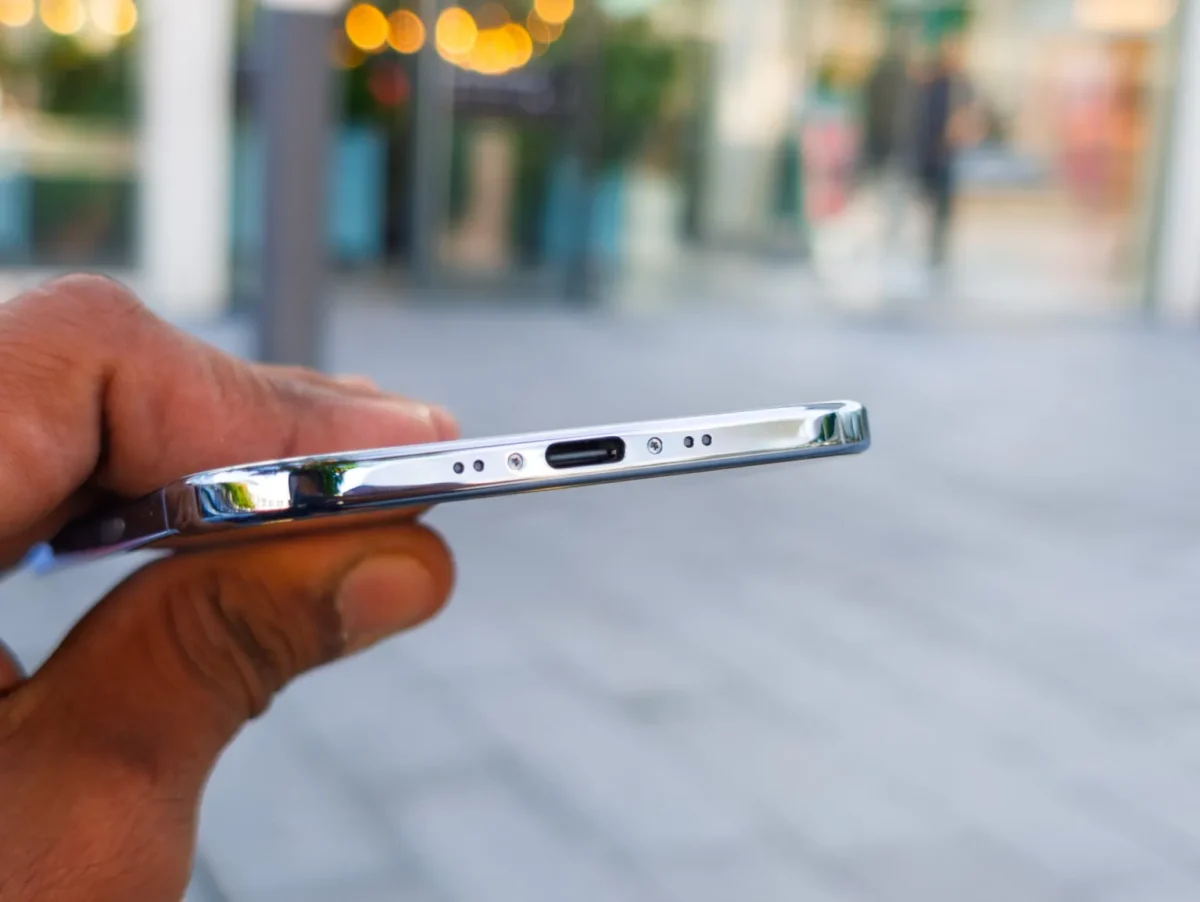 iPhone 17 charging