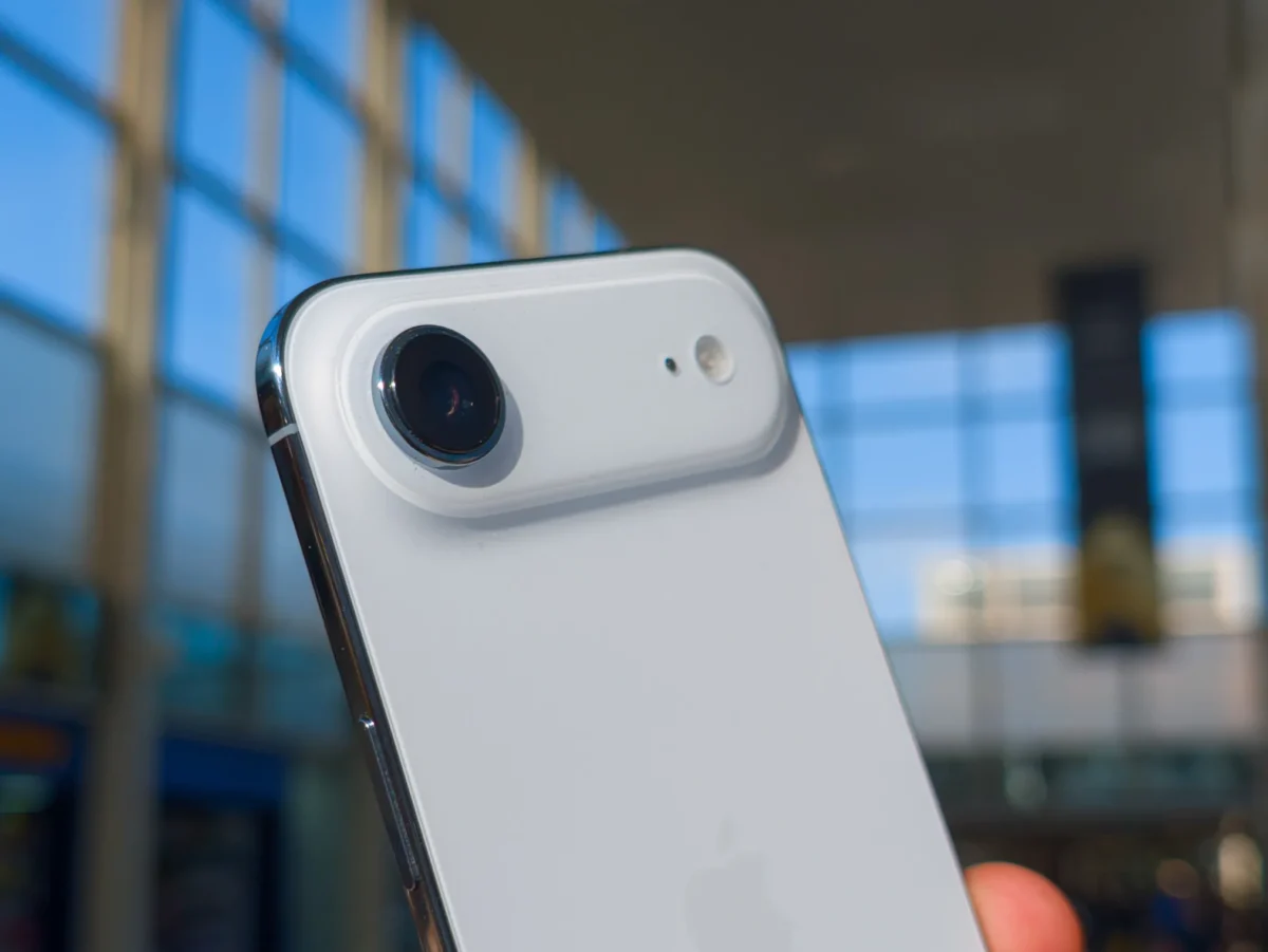 iPhone 17 charging