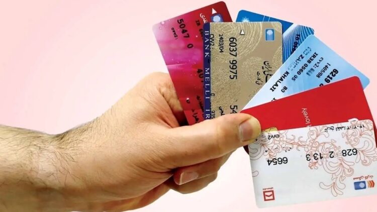 هر ایرانی بالای ۱۸ سال ۹ حساب بانکی دارد