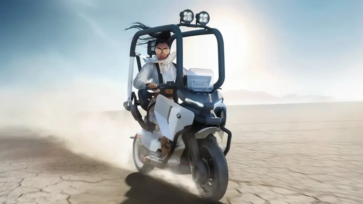 معرفی موتورسیکلت برقی جدید BMW که به کلاه ایمنی نیاز ندارد