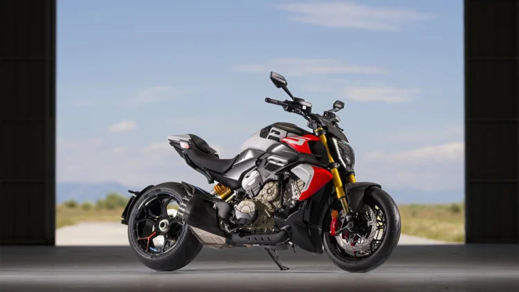موتورسیکلت Diavel V4 RS دوکاتی با فناوری‌های مدرن رونمایی شد