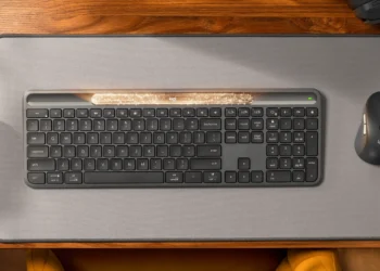 معرفی کیبورد خورشیدی Logitech K980؛ بدون نیاز به نور مستقیم خورشید