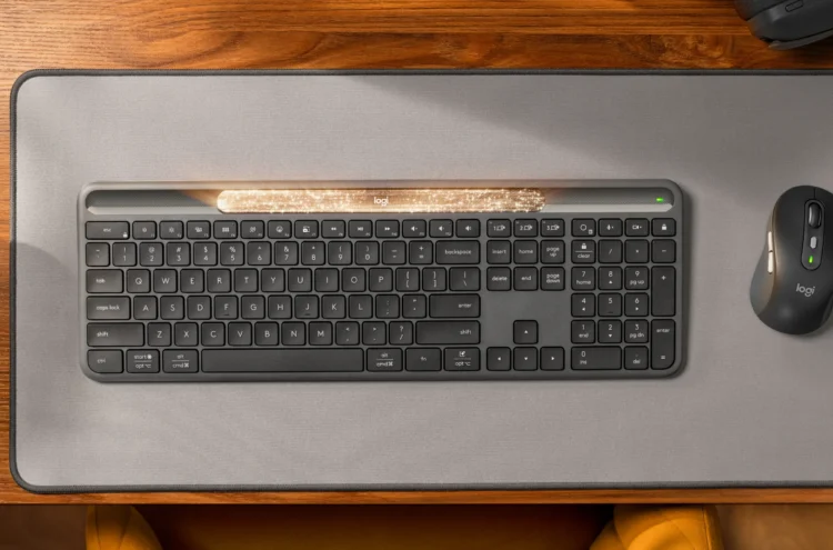 معرفی کیبورد خورشیدی Logitech K980؛ بدون نیاز به نور مستقیم خورشید