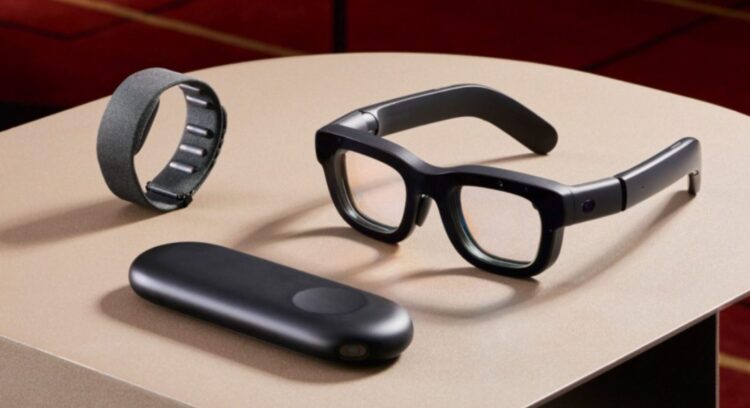 متا در حال توسعه عینک هوشمند دو نمایشگره برای نمایش پیام‌ها و نقشه‌ها