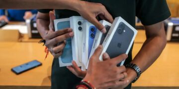 پیچیده‌تر شدن قاچاق موبایل؛ تخلف درون برند سامسونگ