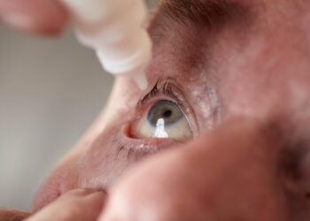 بهبود پایدار پیرچشمی با قطره چشمی جدید