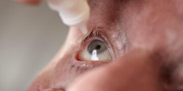 بهبود پایدار پیرچشمی با قطره چشمی جدید