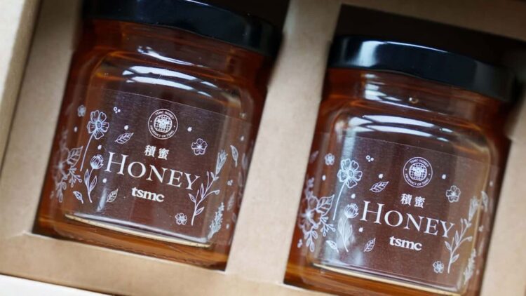 زنبورها به کارخانه‌های TSMC بازگشتند و عسل تولید کردند