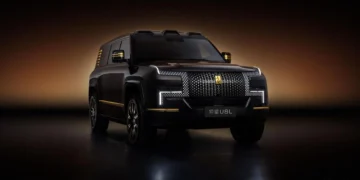 شاسی‌بلند لوکس ۳.۶ تنی BYD با نشان طلای ۲۴ عیار معرفی شد