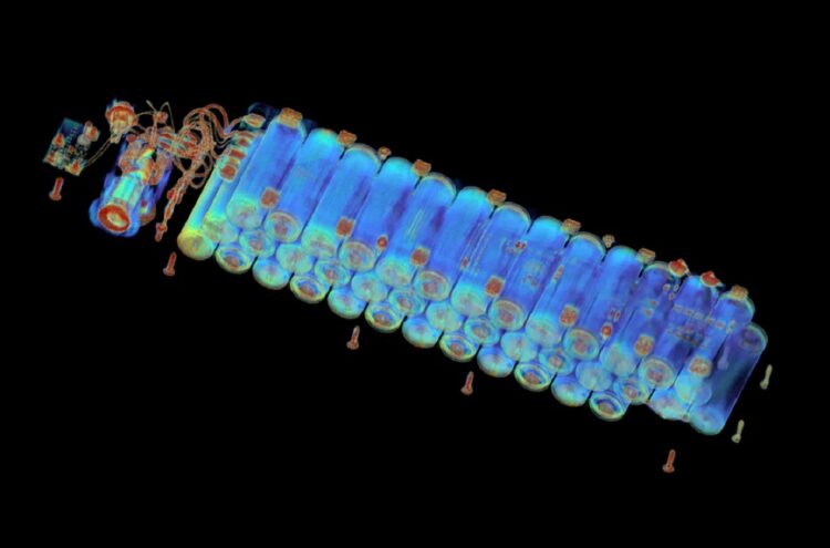 کشف خطر انفجار در باتری‌های تقلبی با اسکن اشعه X