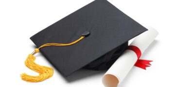 دوره آموزشی لیسانس سه ساله می شود