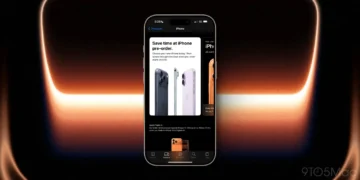 اپل اعلام کرده است که پیش‌فروش آیفون ۱۷ از ساعت ۱۵:۳۰ جمعه به وقت ایران (۱۲:۰۰ ظهر UTC) آغاز می‌شود، اما کاربران می‌توانند از هم‌اکنون مراحل آماده‌سازی سفارش خود را انجام دهند تا شانس بیشتری برای دریافت گوشی در روز اول عرضه داشته باشند.