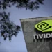 طبق آمار، رشد خیره‌کننده ارزش سهام Nvidia در بازار باعث شده Huang نیز به جمع ده ثروتمند اول جهان بپیوندد. او به‌تازگی در فهرست فوربس در کنار چهره‌هایی چون Elon Musk و Jeff Bezos قرار گرفته است.