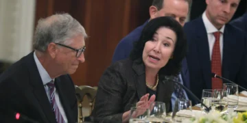 اوراکل تغییرات مدیریتی مهمی را اعلام کرد که می‌تواند مسیر آینده این شرکت را در دوران هوش مصنوعی تعیین کند. صفرا کتز پس از ۱۱ سال هدایت اوراکل از سمت مدیرعاملی کناره‌گیری کرد و جای خود را به دو مدیر داخلی باسابقه داد.