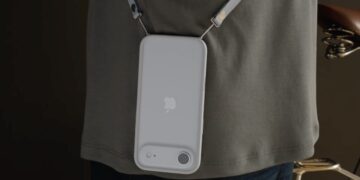 این لوازم جانبی با آیفون ۱۷ معرفی شد؛ بند رو دوشی با قفل مغناطیسی