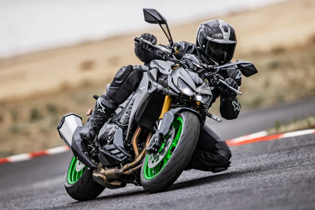 معرفی موتورسیکلت‌های نسل جدید Z1100 کاوازاکی 