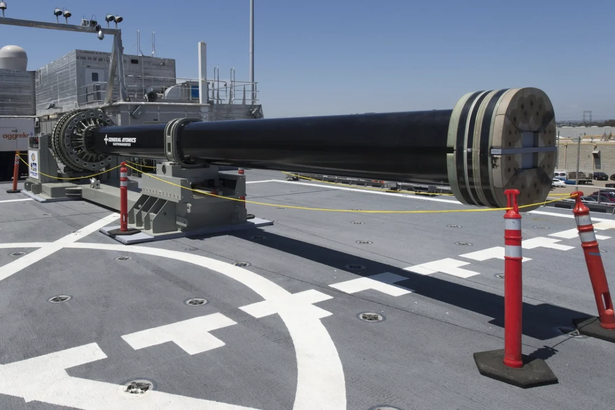 نمونه دریایی توپ ریلی الکترومغناطیسی 